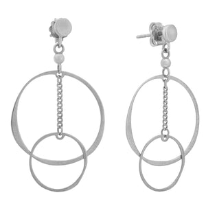 Crafted from 14K real solid gold, the earrings from the Harmony Collection feature a design with two concentric circles connected by a delicate chain. The larger circle gracefully hangs from the earlobe, with the smaller below it, offering a modern and elegant look that is both stylish and hypoallergenic.