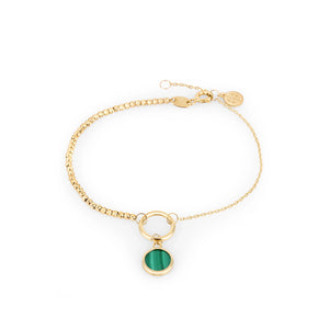 Introducing the 14K Solid Gold Unique Geometric Beaded Malachite Bracelet from the Endless Collection. This exquisite bracelet showcases a charming green malachite gemstone set within delicate gold beads on one side and complemented by a thin gold chain on the other. Joined by two hoop connectors, it features a branded gold tag near the clasp for added elegance and hypoallergenic comfort.