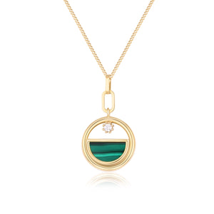 Introducing the 14K Solid Gold Solitaire Diamond & Malachite Necklace from our Endless Collection. This exquisite piece showcases a circular natural malachite gemstone with a half-moon design, elegantly complemented by a cluster of lab-grown diamonds above it. The pendant is suspended from a fine gold chain with a minimalist link design.