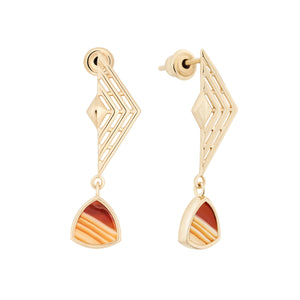 These elegant earrings from the Achates Collection are made of 14k solid gold and feature geometric designs. The pair includes diamond-shaped cutouts paired with dangling trapezoidal pendants, highlighted by natural agate and carnelian in orange and cream stripes, perfectly blending classic elegance with contemporary style.