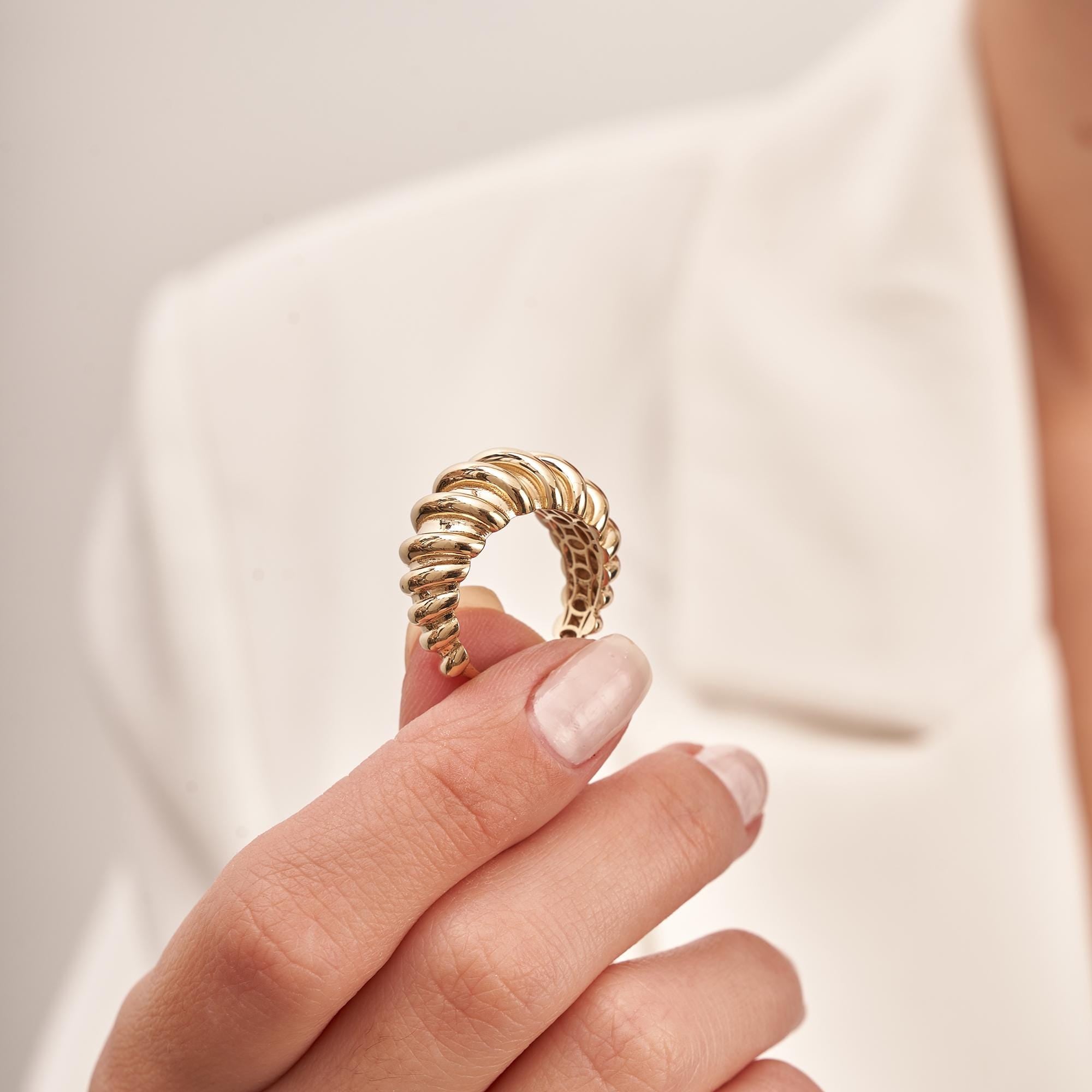 14K Solid Gold Croissant Ring